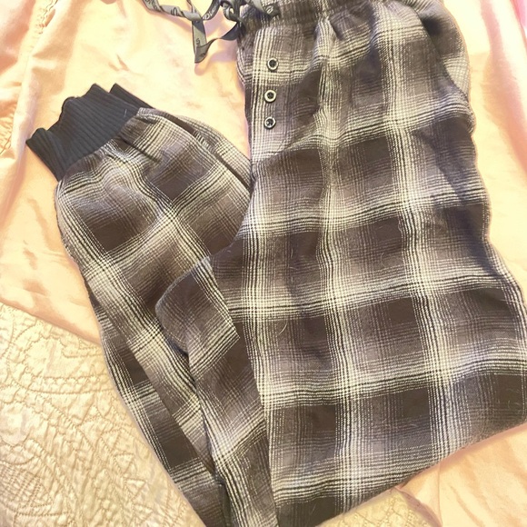 DIXXON Black and Gray Plaid Joggers/Lounge Pants - Picture 1 of 5